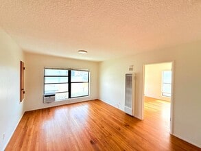 Building Photo - 2270 White St