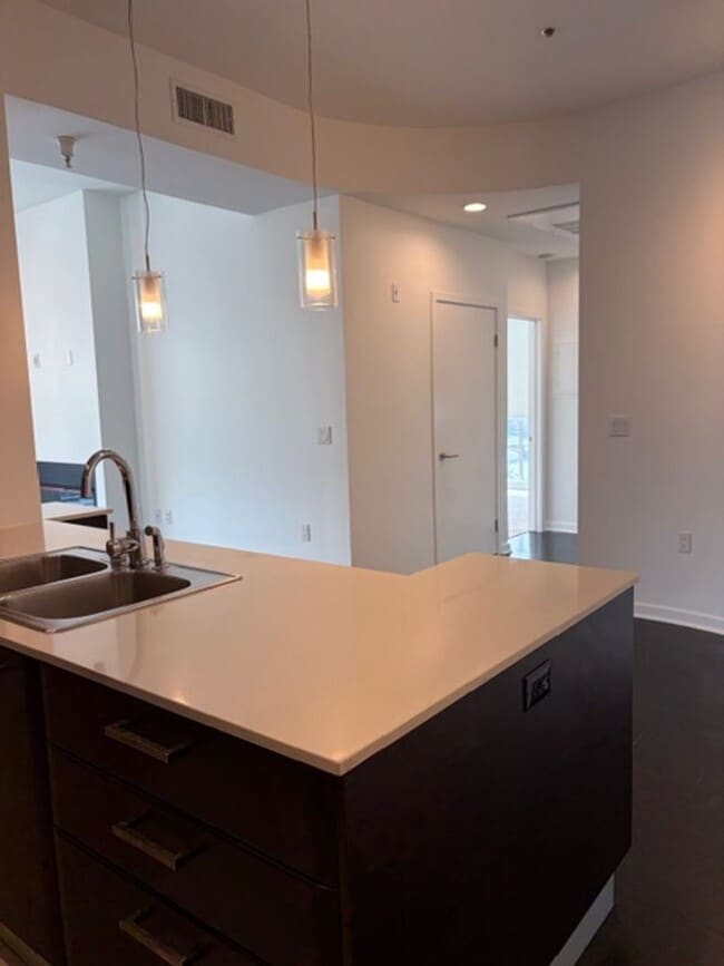 Interior Photo - 801 North