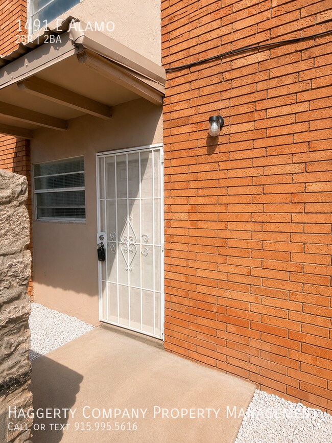 Building Photo - 1491 E Alamo-