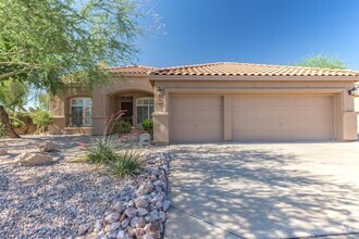 Building Photo - 5543 E Blanche Dr