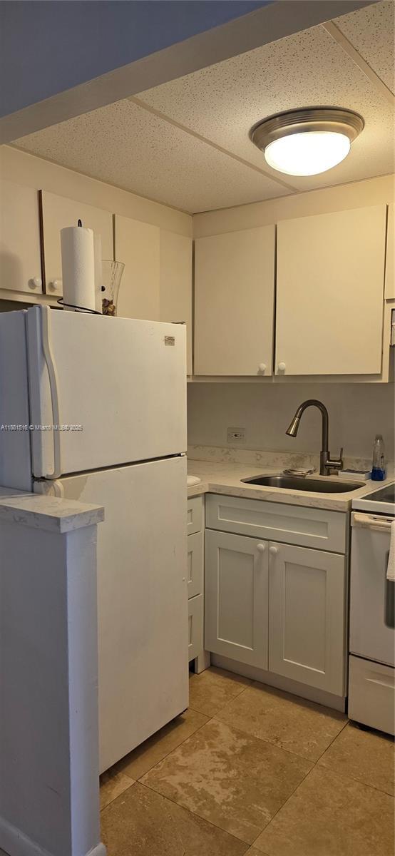 Foto del edificio - 7904 West Dr