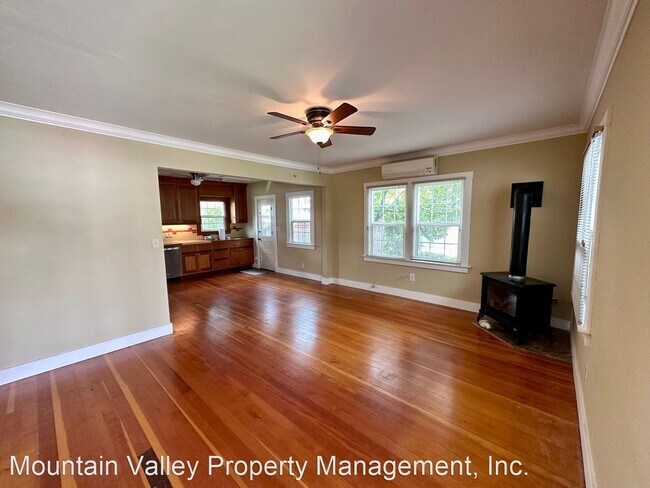 Building Photo - 2 br, 1 bath House - 364 Clark St