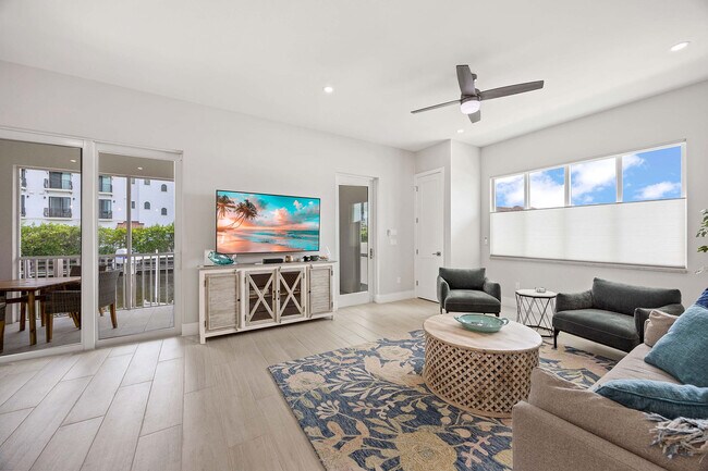 Foto del edificio - 1395 Curlew Ave