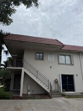 Building Photo - 16184 Laurel Dr