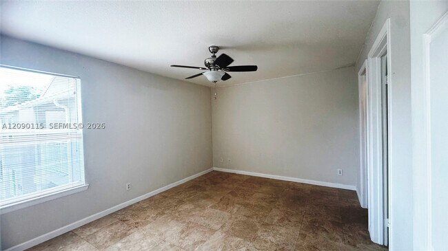 Foto del edificio - 1760 Palm Cove Blvd