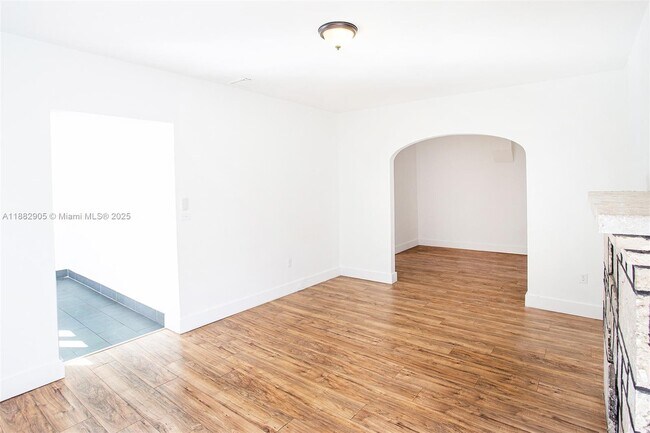Foto del edificio - 1022 SW 3rd Ave