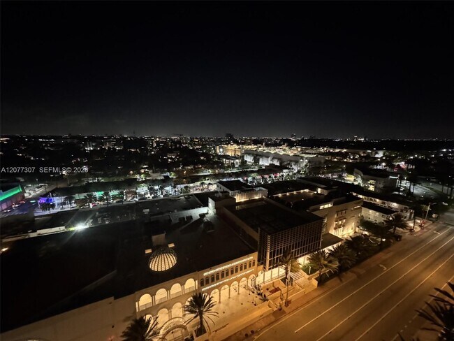 Foto del edificio - 9511 Collins Ave