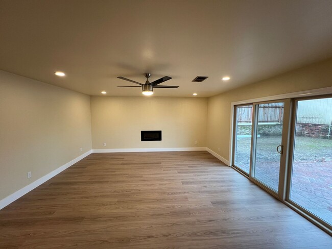 Building Photo - Gorgeous updated home with large side yard!