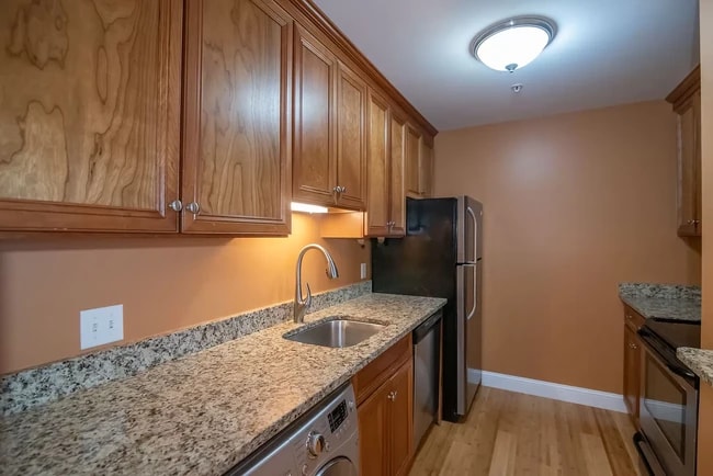 Cocina - 92 Eastern Ave