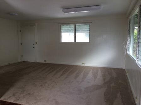 Building Photo - Nuuanu Home - 5 bedrooms, 2 baths House w/carport - Avail 1/5/2026