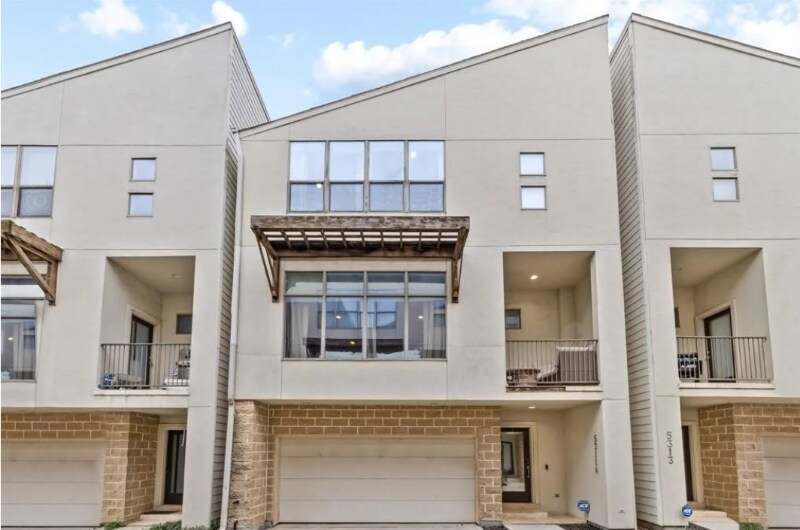 Foto principal - 5311 Lillian St