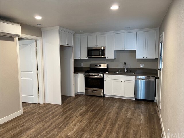 Foto del edificio - 8036 Whitaker St