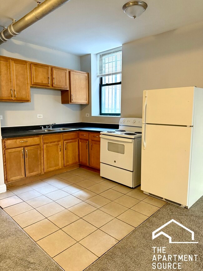 Building Photo - 2211 E 69th St
