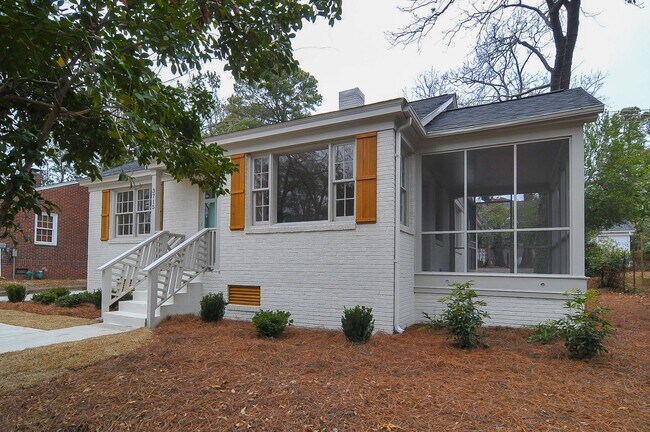 Foto del edificio - Beautiful 3 bedroom/2 bath house in highly desirable Shandon location! Available June 2026!