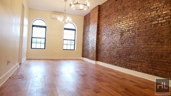 Building Photo - 1273 Rogers Ave