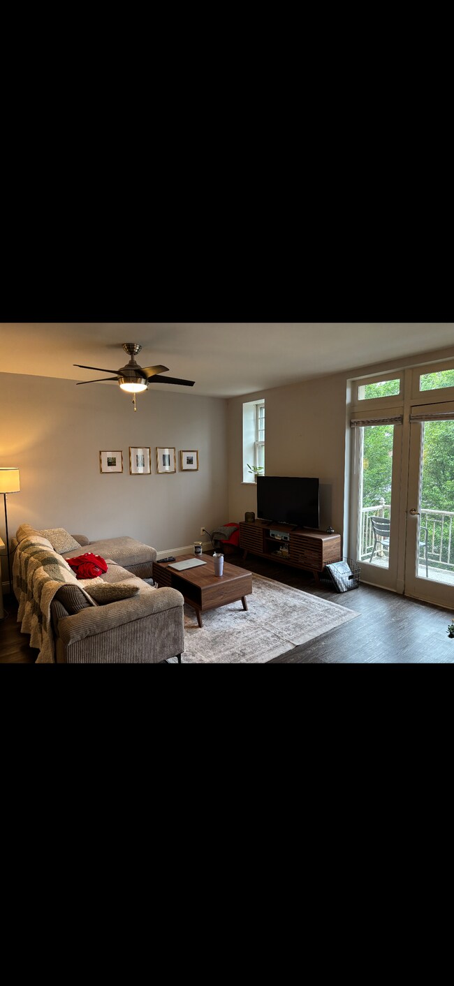 Foto del edificio - 5316 Pershing Ave