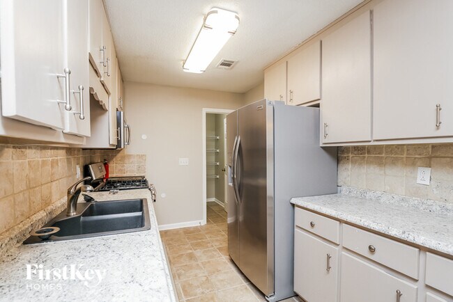 Building Photo - 8380 Emerald Pointe Ln