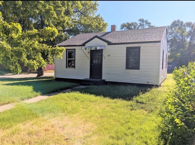 Primary Photo - 930 N 12th St