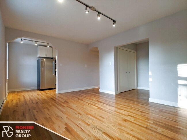 Foto del edificio - 2423 N Kedzie Blvd