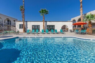 Building Photo - The Tallows at Peoria