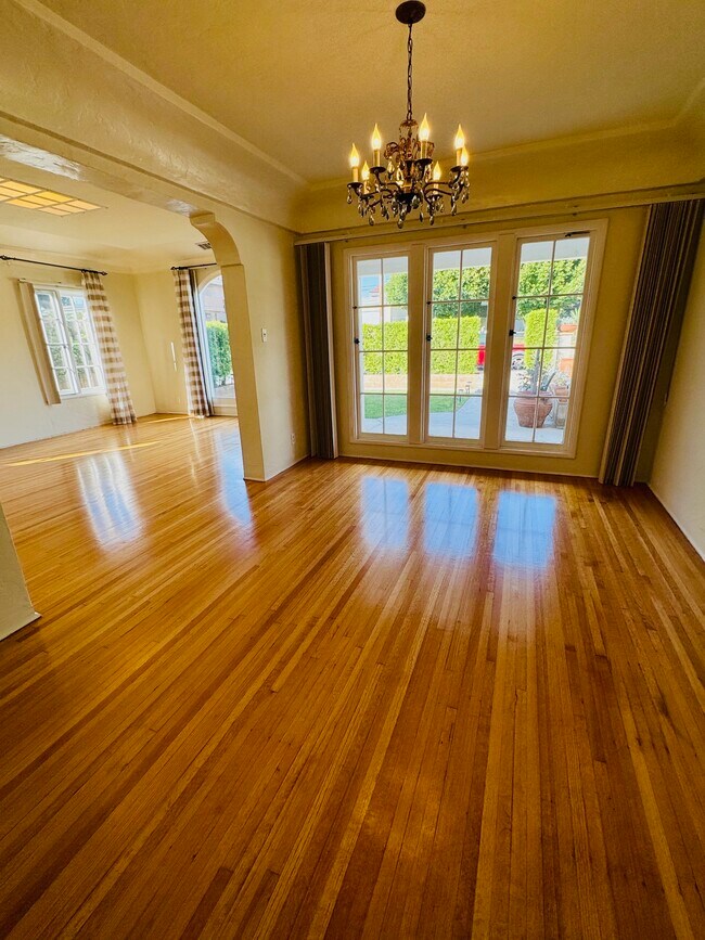 Foto del edificio - 2620 Graham Ave