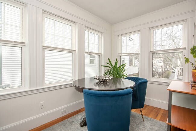 Building Photo - 48 Farquhar St