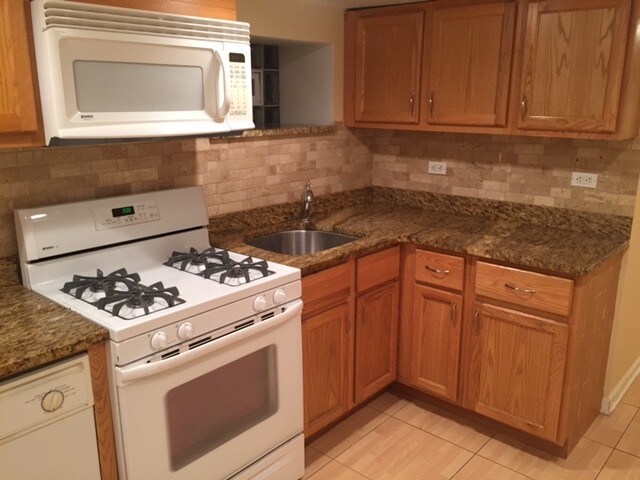 Cocina - 1322 N Bell Ave