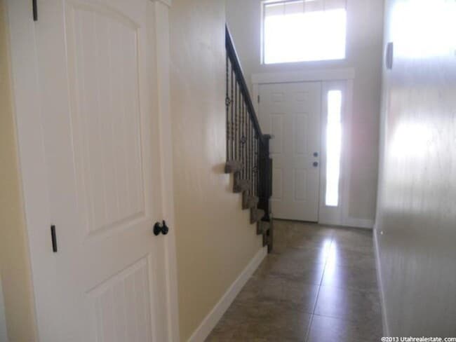 Building Photo - Beautiful 3-Bed, 2-Bath Townhome in Americ...