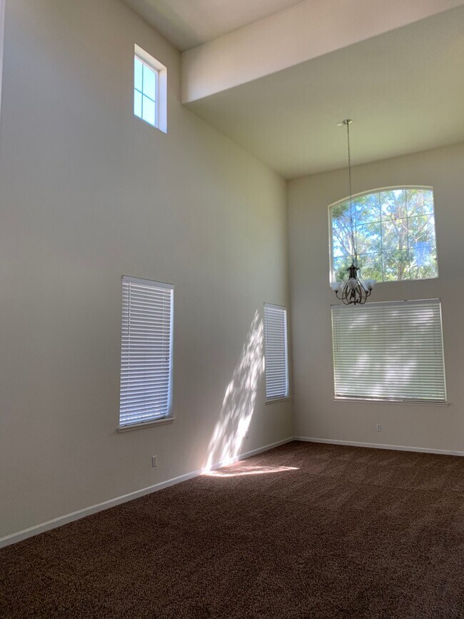 Building Photo - 4 BEDROOM 3 BATH HOME LOCATED IN AMERICAN ...