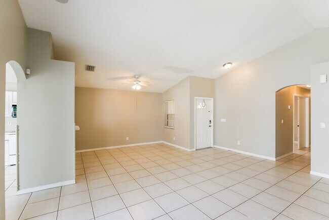 Foto del edificio - 7273 Burgess Dr
