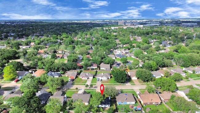 Foto del edificio - 10051 Green Valley Ln