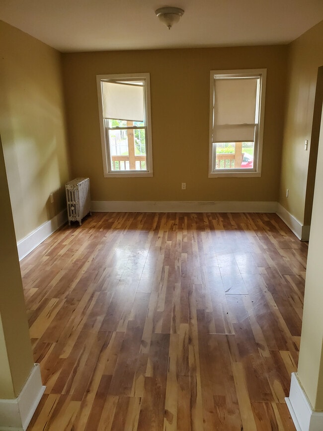 Sala de estar - 20 Englewood Ave