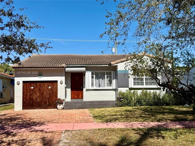 Foto del edificio - 1185 Biarritz Dr