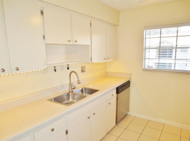 Building Photo - 14472 Reuter Strasse Cir