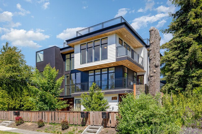 Foto del edificio - 8308 25th Ave NW