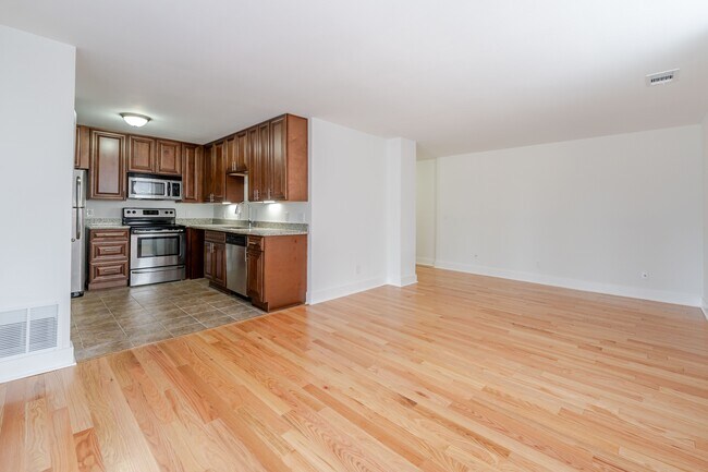 Foto del edificio - 5630 Pershing Ave