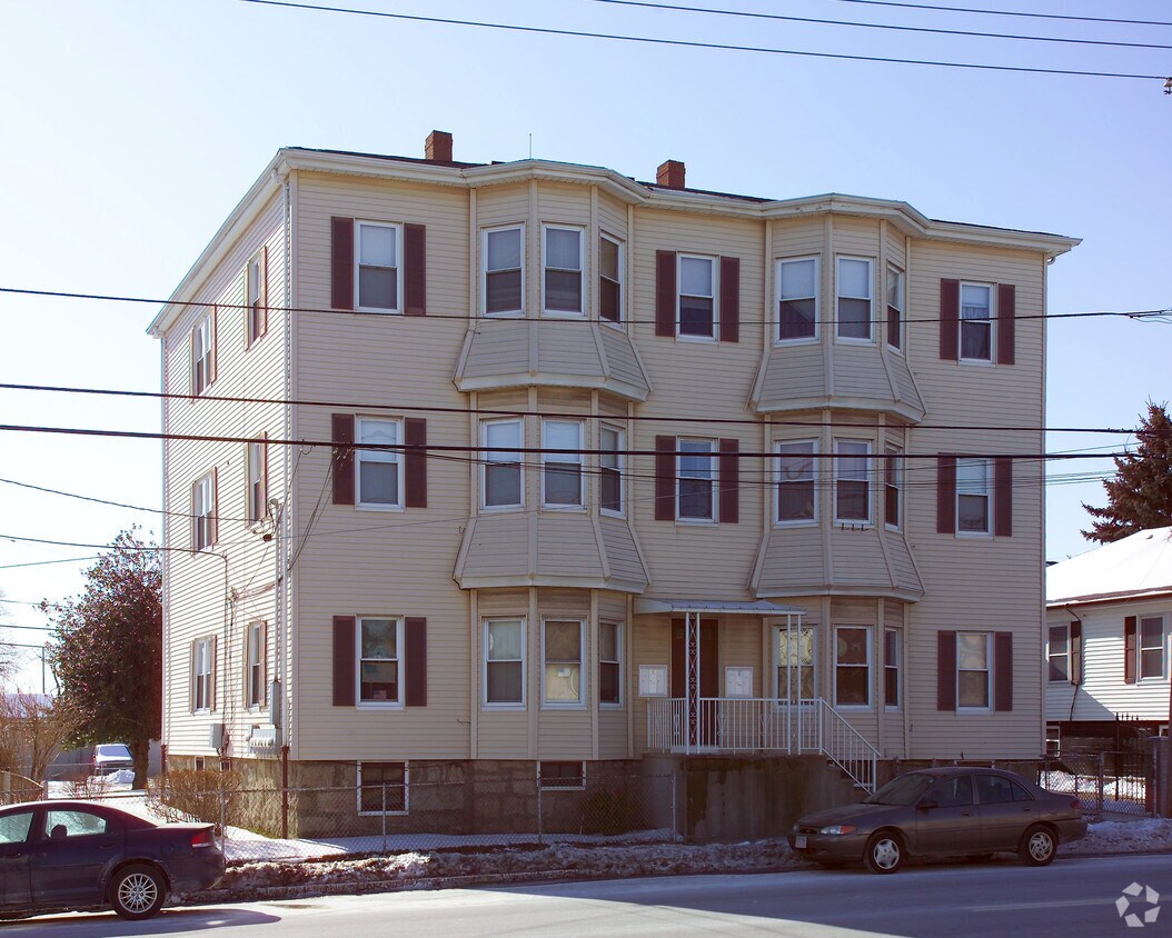 895 Bedford St, Fall River, MA 02723 895 Bedford St Fall River, MA