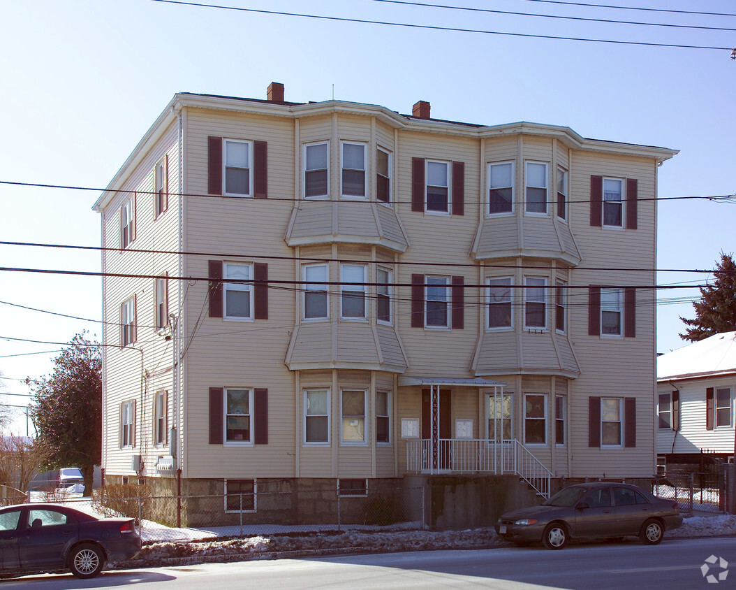 Primary Photo - 895 Bedford St