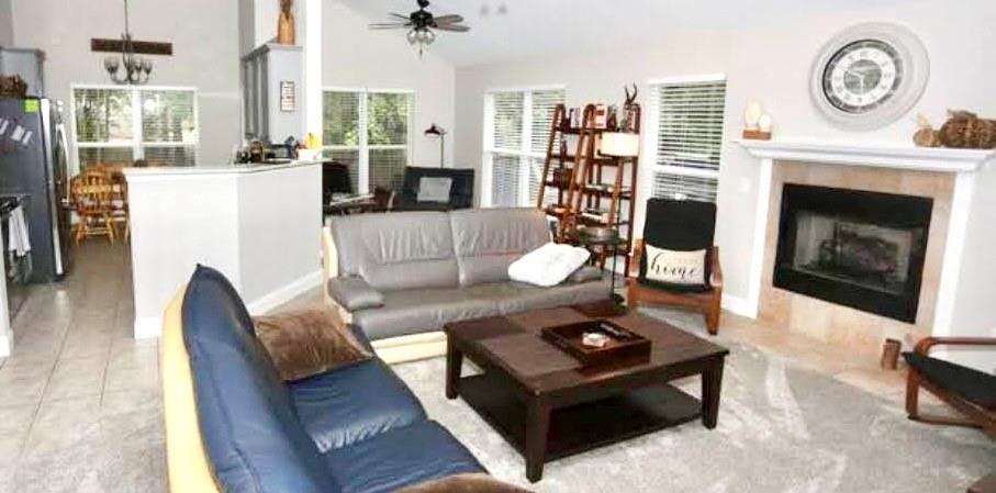 Foto principal - 15 Rillington Dr