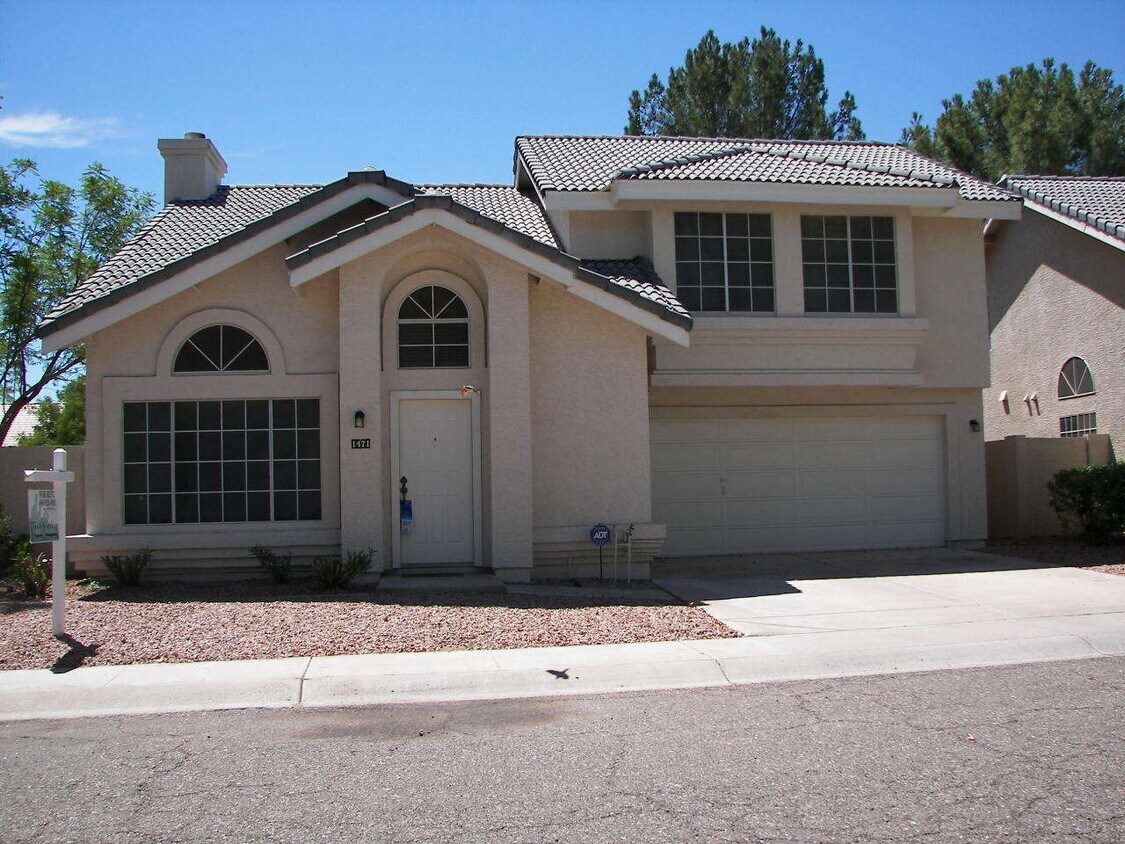 Primary Photo - GREAT LOCATION WITH A COMMUNITY POOL