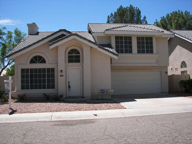 GREAT LOCATION WITH A COMMUNITY POOL - GREAT LOCATION WITH A COMMUNITY POOL House