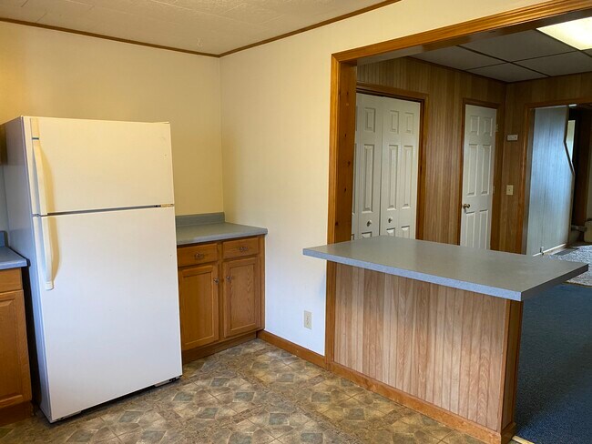 Kitchen - 164 East Ave