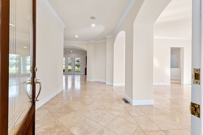 Building Photo - Monticello Road Home with Scenic Vineyard Views