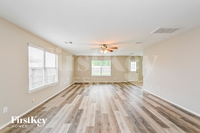 Building Photo - 4435 Sprangletop Ave