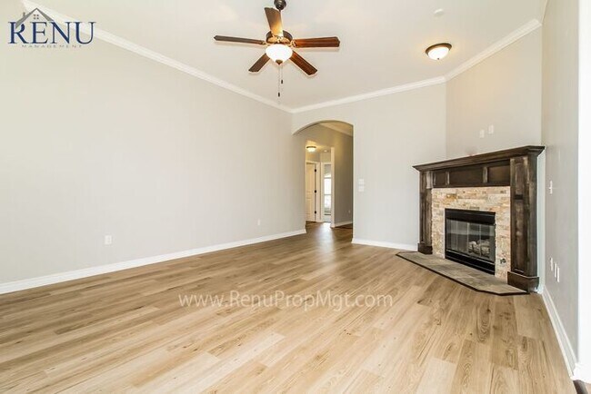 Foto del edificio - SPECIAL: 50% off first month's rent!  This...