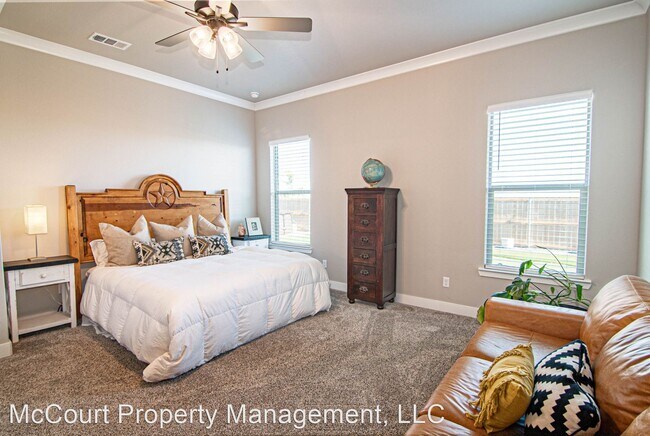 Foto del edificio - 4 br, 3 bath House - 2405 Bastrop Ave