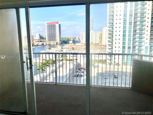 Building Photo - 1965 S Ocean Dr  10B Hallandale Fl 33009