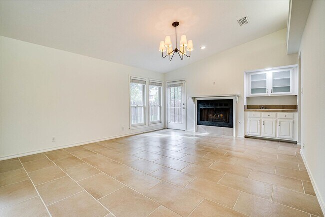 Foto del edificio - 8126 Forest Mesa Dr Austin, TX 78759