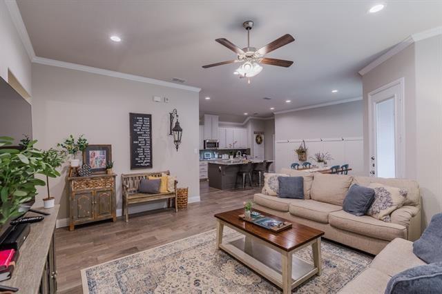 Primary Photo - 936 Parkside Dr