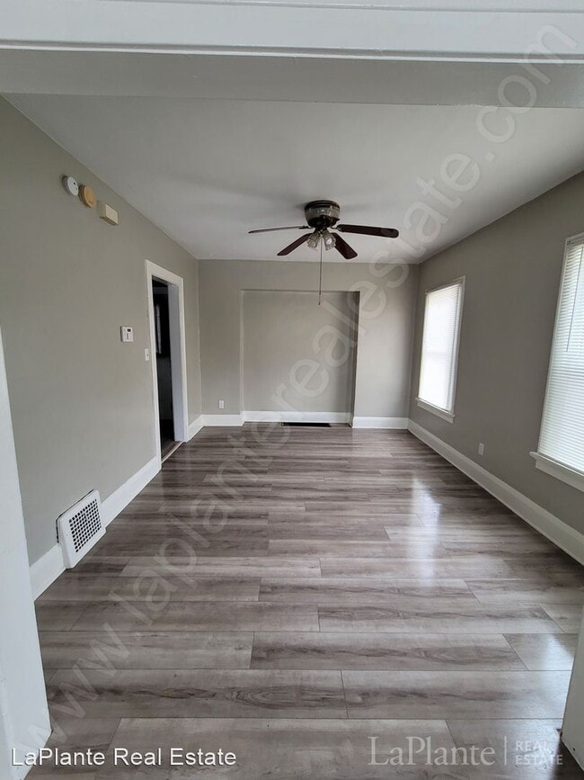 Building Photo - 3 br, 1 bath House - 1316 W Delaware Avenue